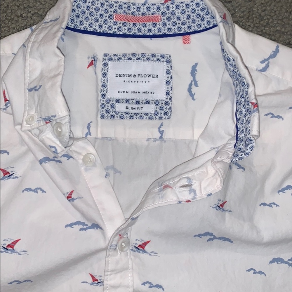 Button up - Picture 2 of 2